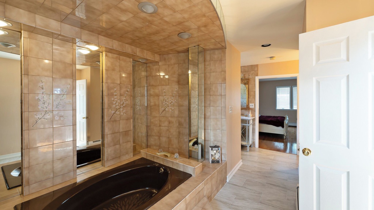 Photo of Bathroom in Bay Shore