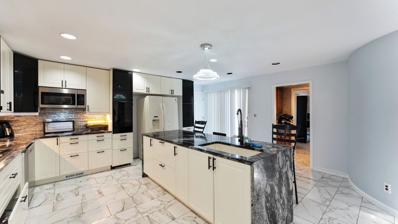 Photo of Kitchen in Bay Shore