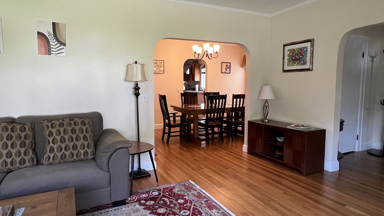 Photo of Livingroom in Newton
