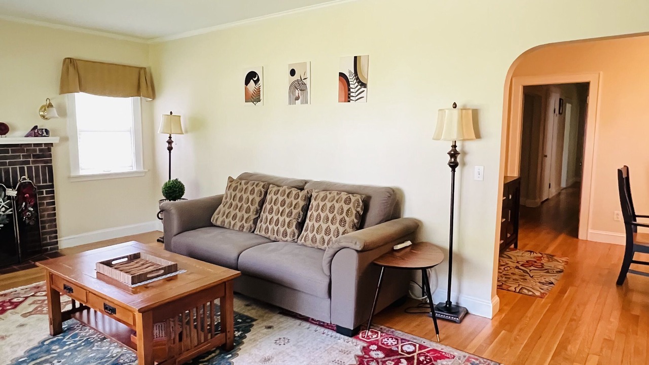 Photo of Livingroom in Newton