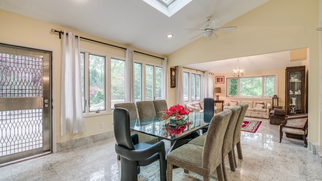 Photo of Bedroom in Old Westbury