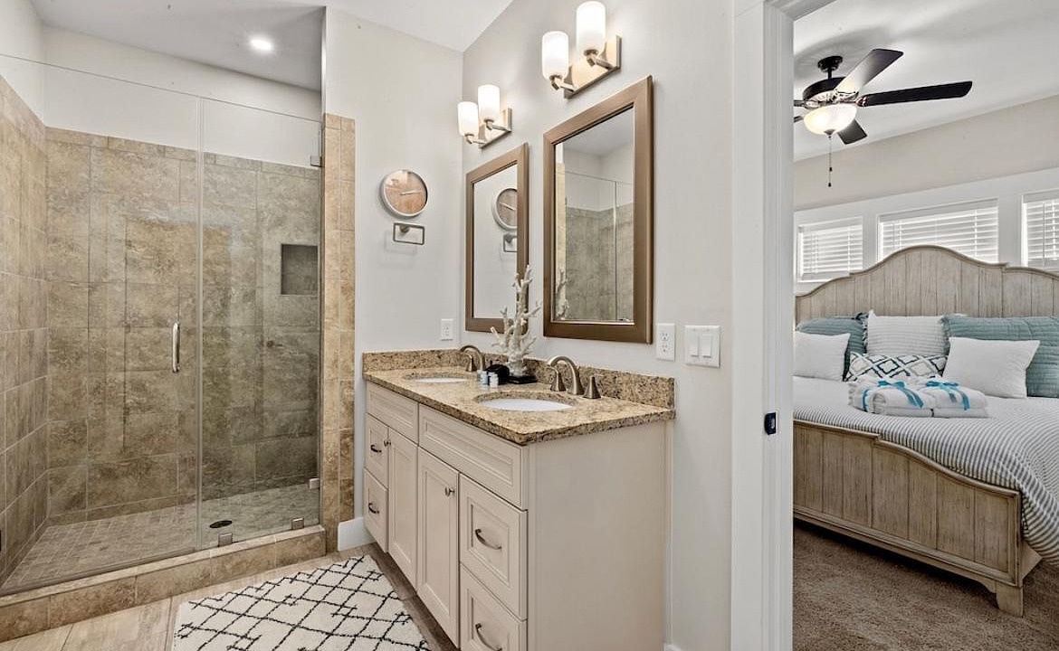 Photo of Bathroom in El Centro Beach