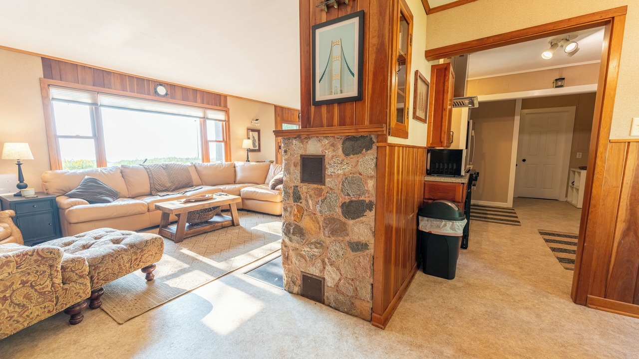 Photo of Livingroom in Manistique