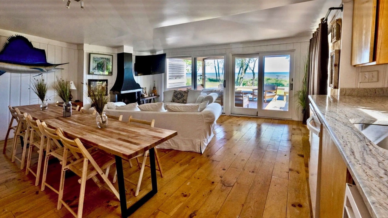 Photo of Livingroom in Wheeler