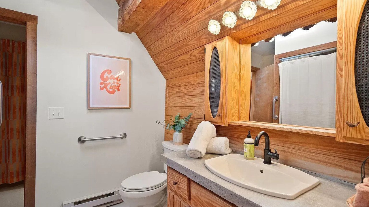 Photo of Bathroom in Front Royal