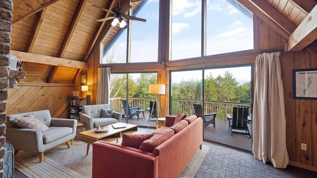 Photo of Livingroom in Front Royal