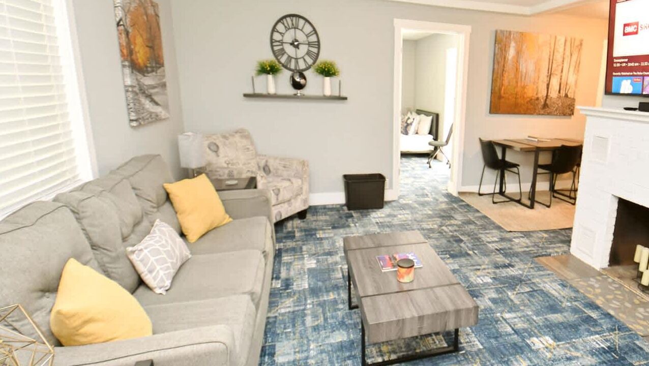 Photo of Livingroom in Wooded Estates