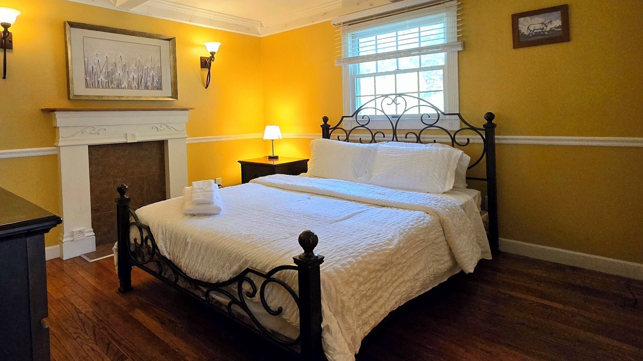 Photo of Bedroom in Fort Edward