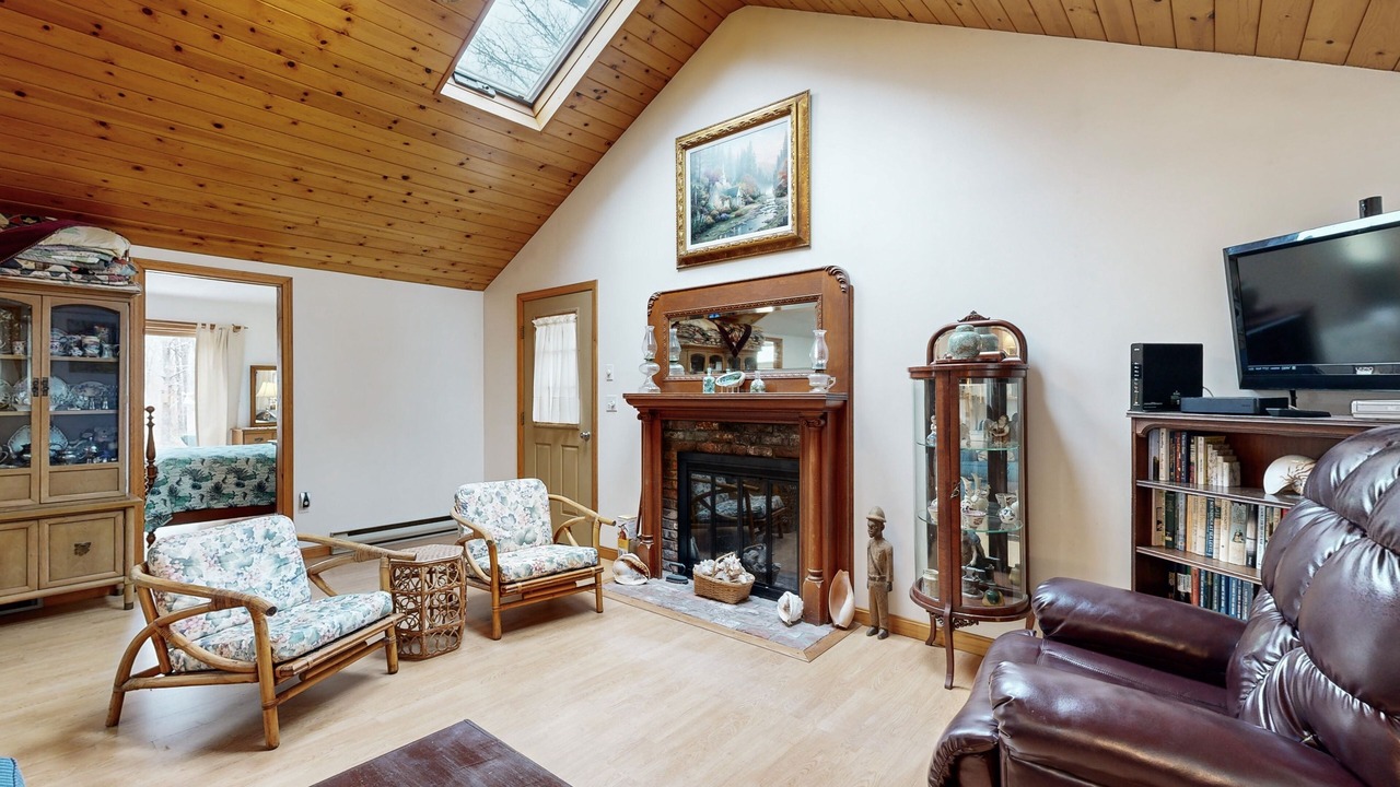 Photo of Livingroom in West Tisbury