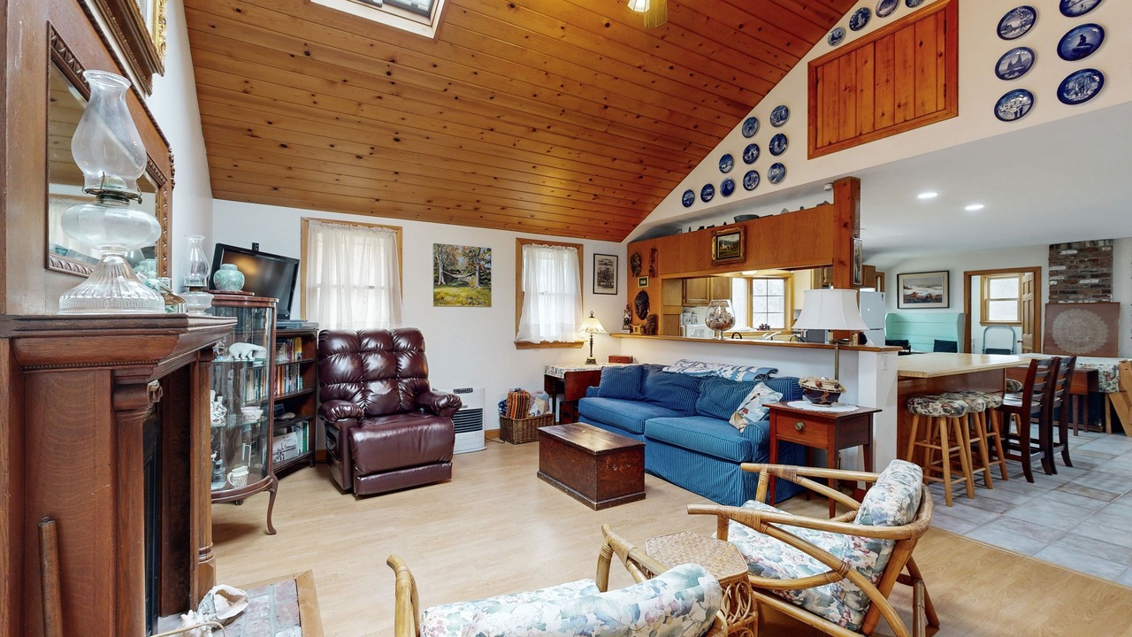 Photo of Livingroom in West Tisbury