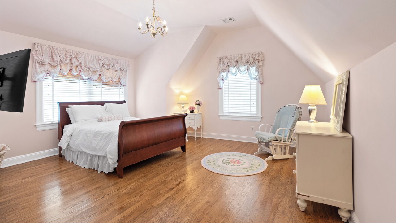 Photo of Bedroom in Quogue