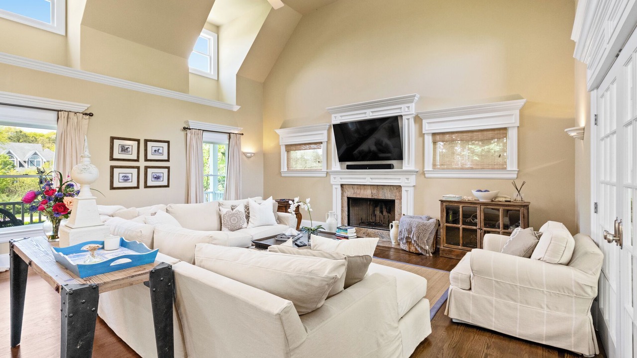 Photo of Livingroom in Quogue