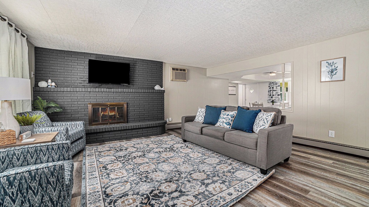 Photo of Livingroom in Alden