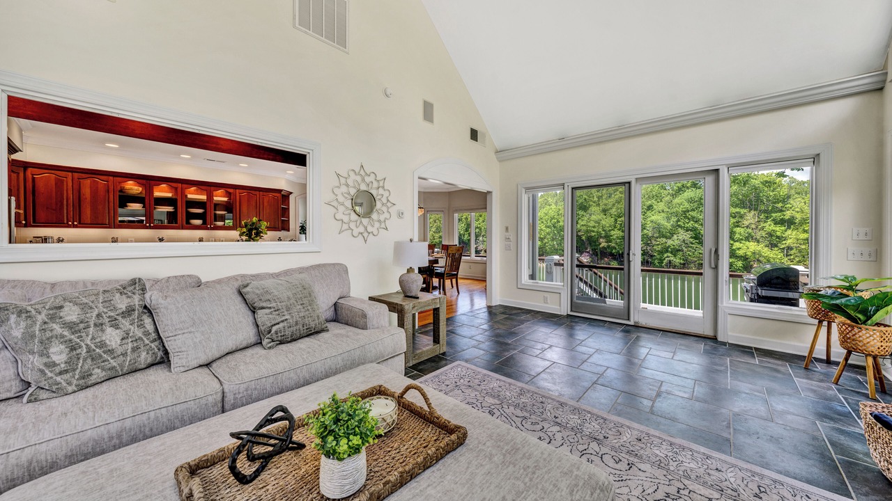 Photo of Livingroom in North Shore