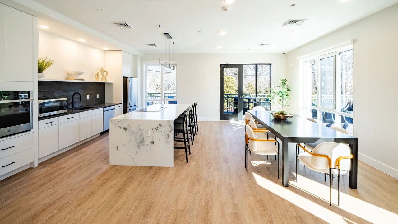 Photo of Kitchen in Lower Washington - Mount Hope