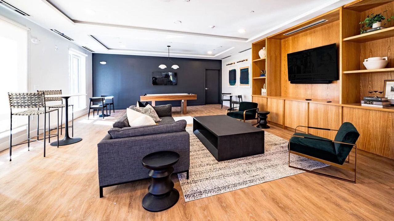 Photo of Livingroom in Lower Washington - Mount Hope