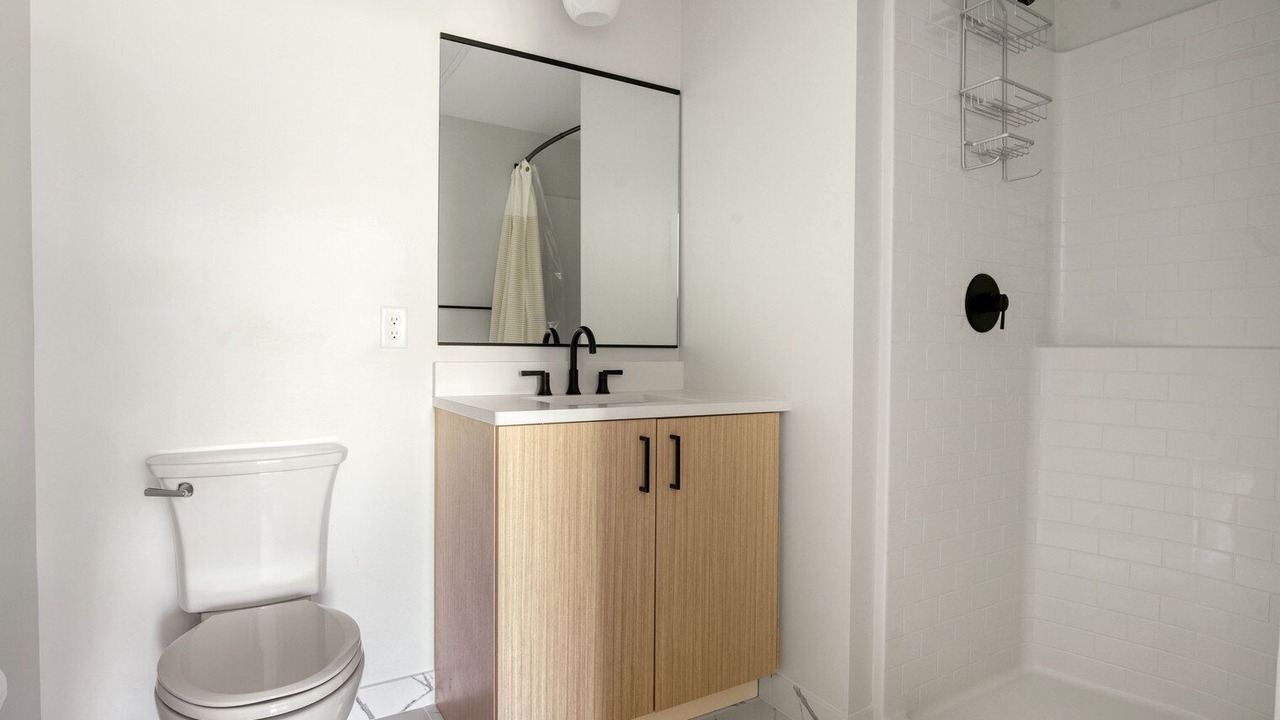 Photo of Bathroom in Lower Washington - Mount Hope