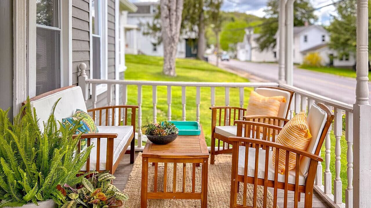 Photo of Patio Balcony in Bovina Center