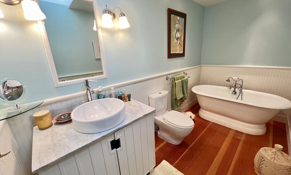 Photo of Bathroom in West Arlington