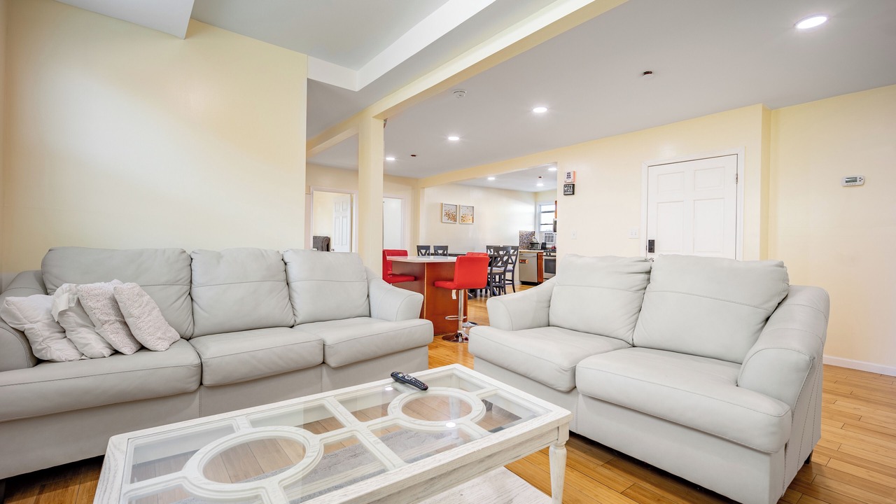 Photo of Bedroom in Jamaica Estates