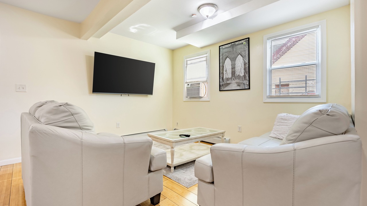 Photo of Bedroom in Jamaica Estates