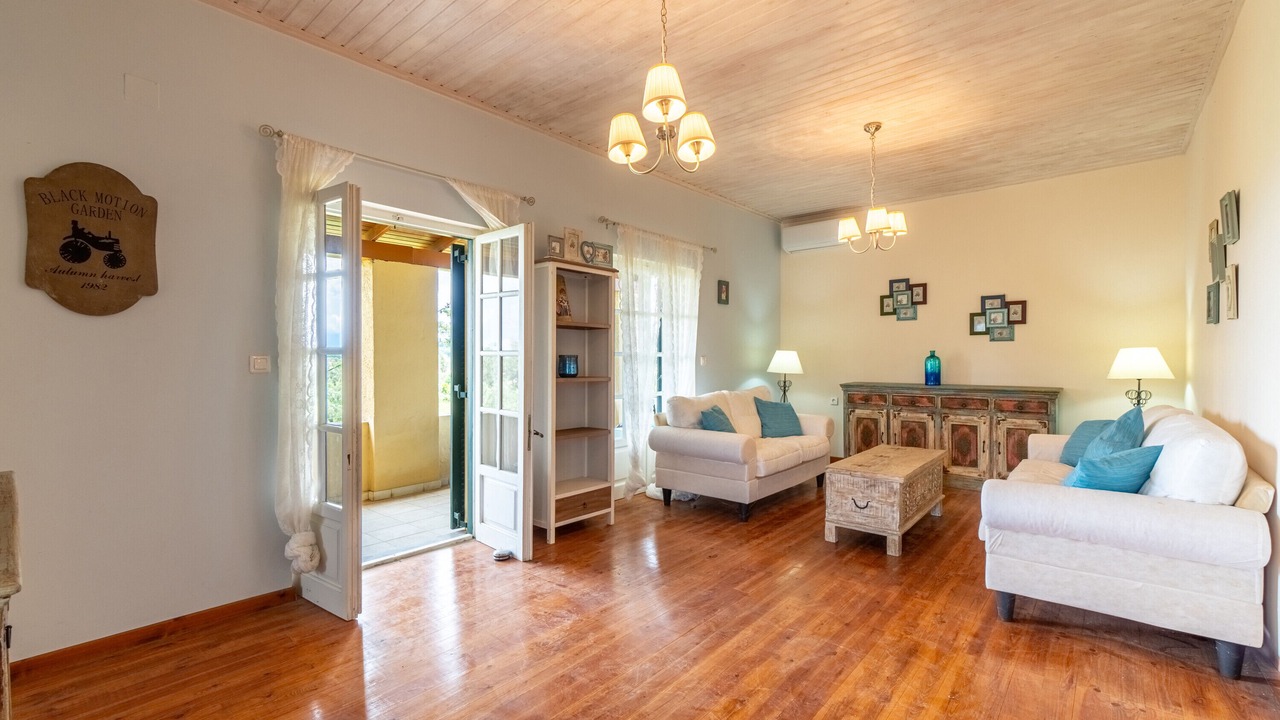 Photo of Livingroom in Notos