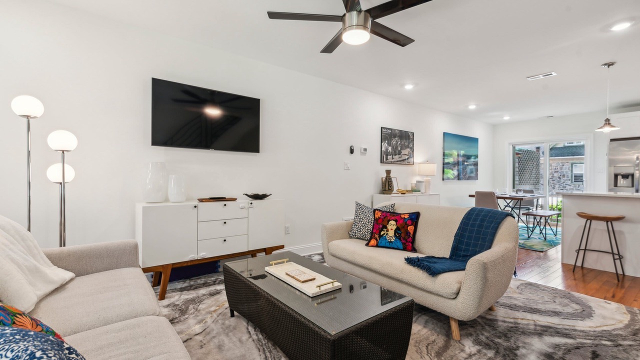 Photo of Livingroom in East Mount Airy