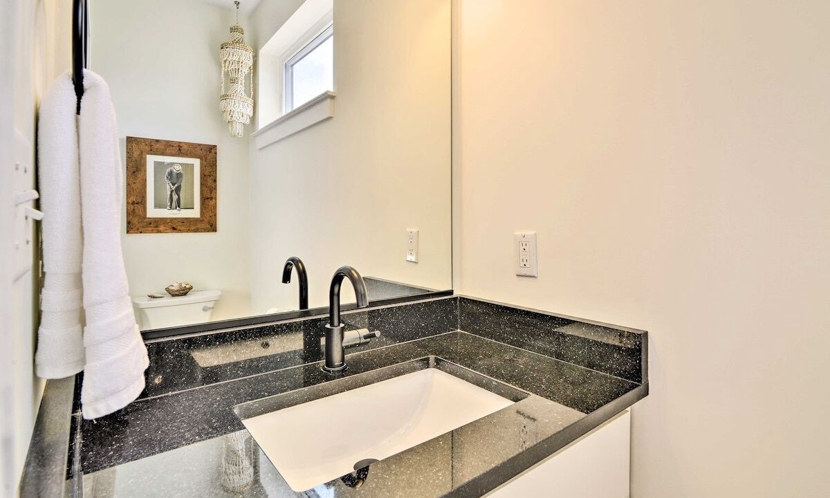 Photo of Bathroom in East Ocean View