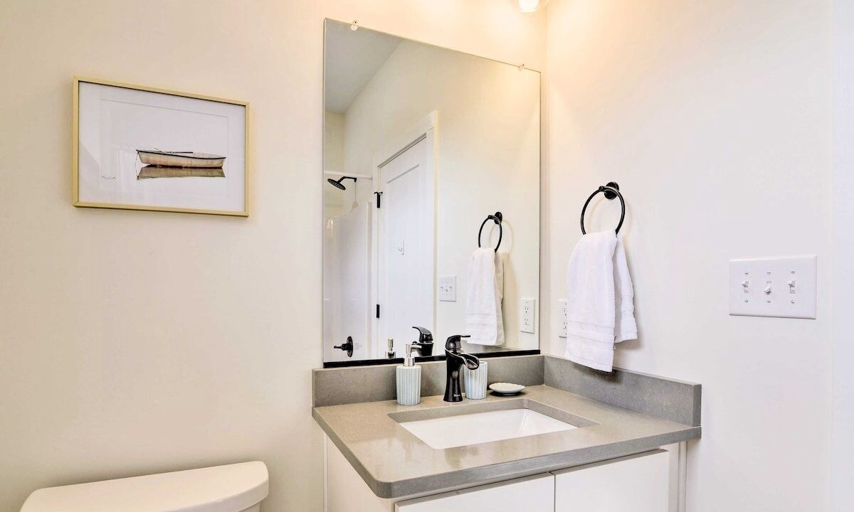 Photo of Bathroom in East Ocean View