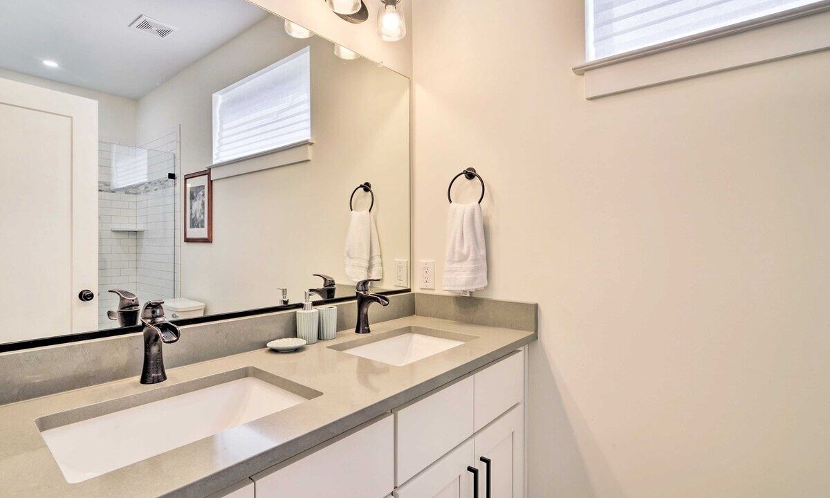 Photo of Bathroom in East Ocean View