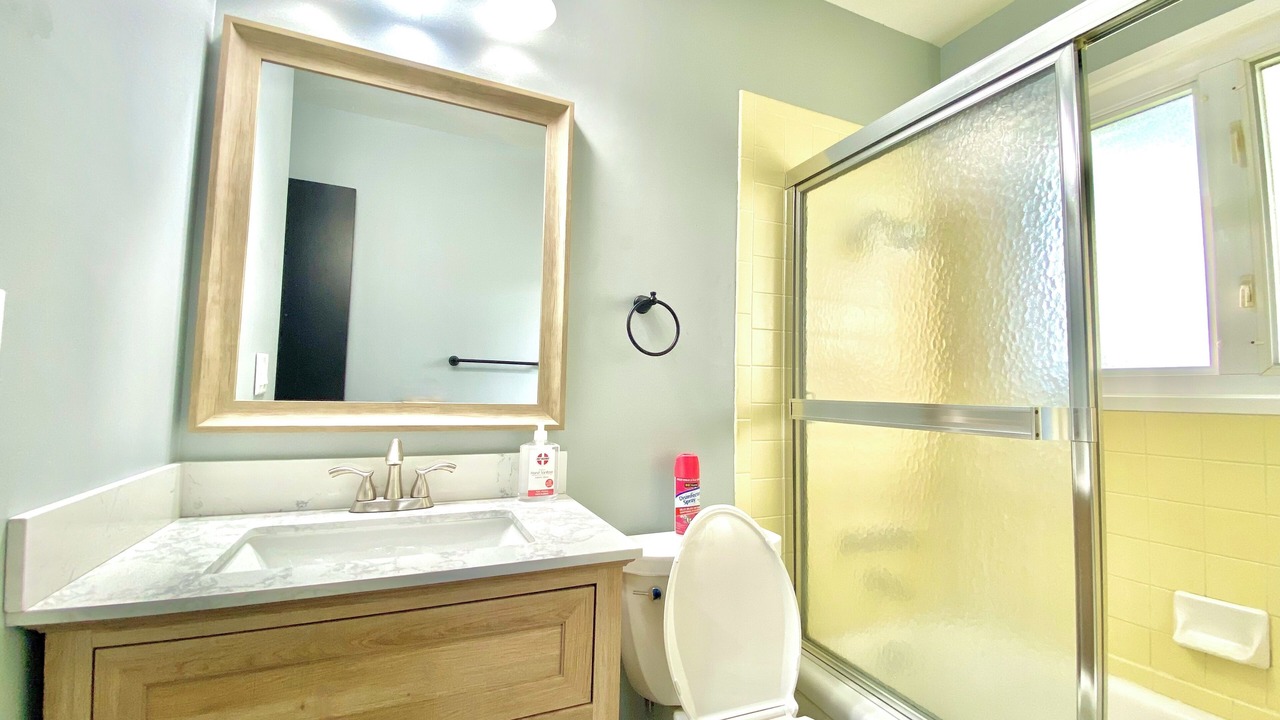 Photo of Bathroom in Speedway