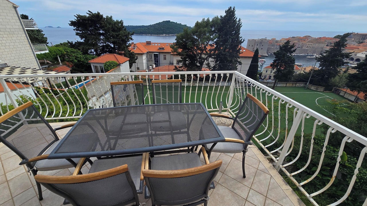 Photo of Others in Ploce