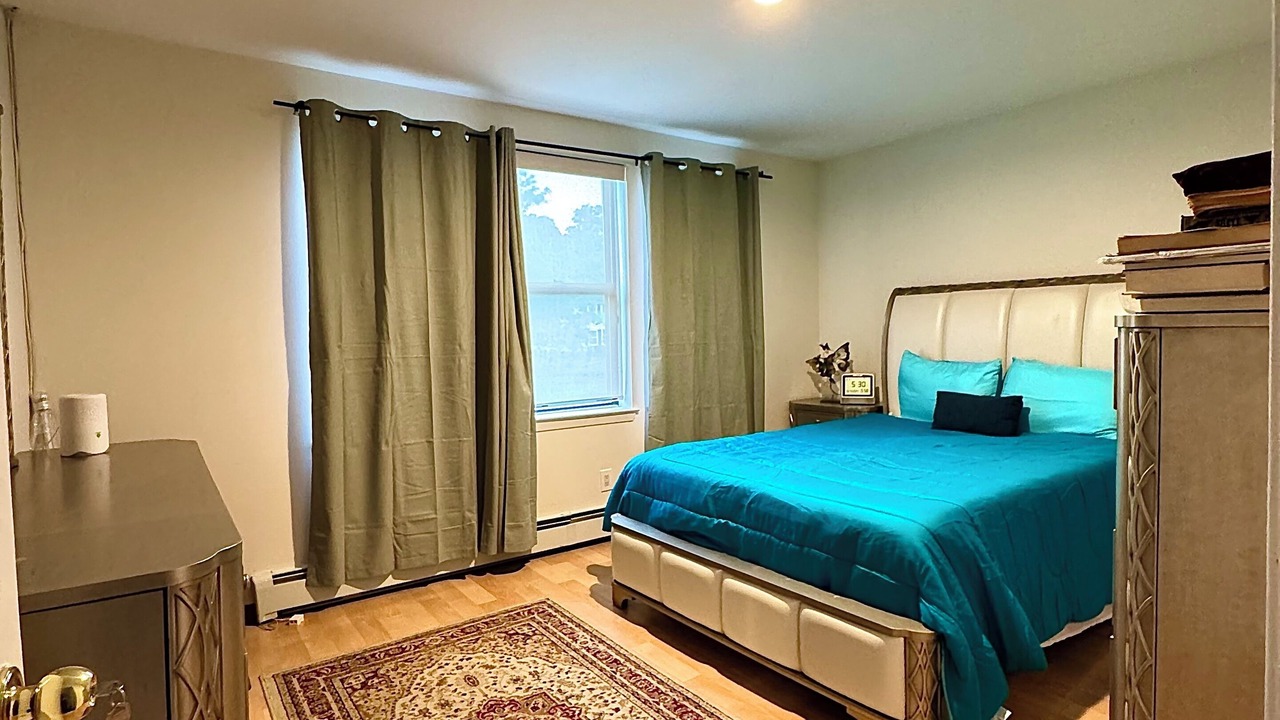 Photo of Bedroom in Fort Salonga