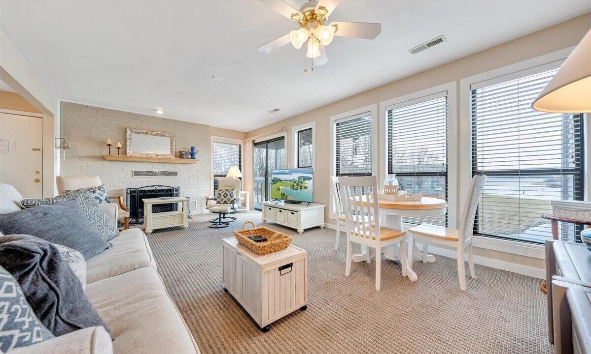 Photo of Livingroom in North Shore
