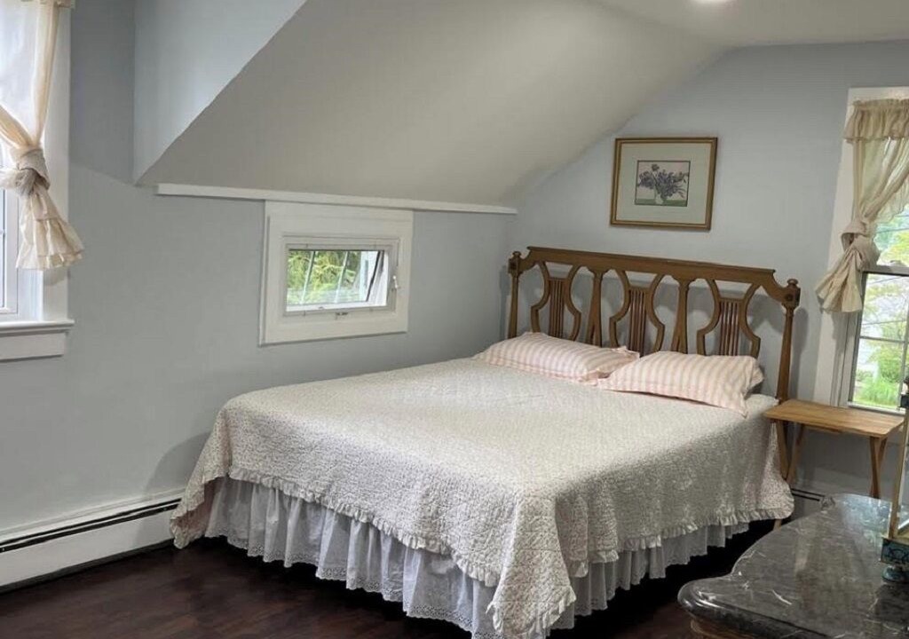 Photo of Bedroom in Stony Brook