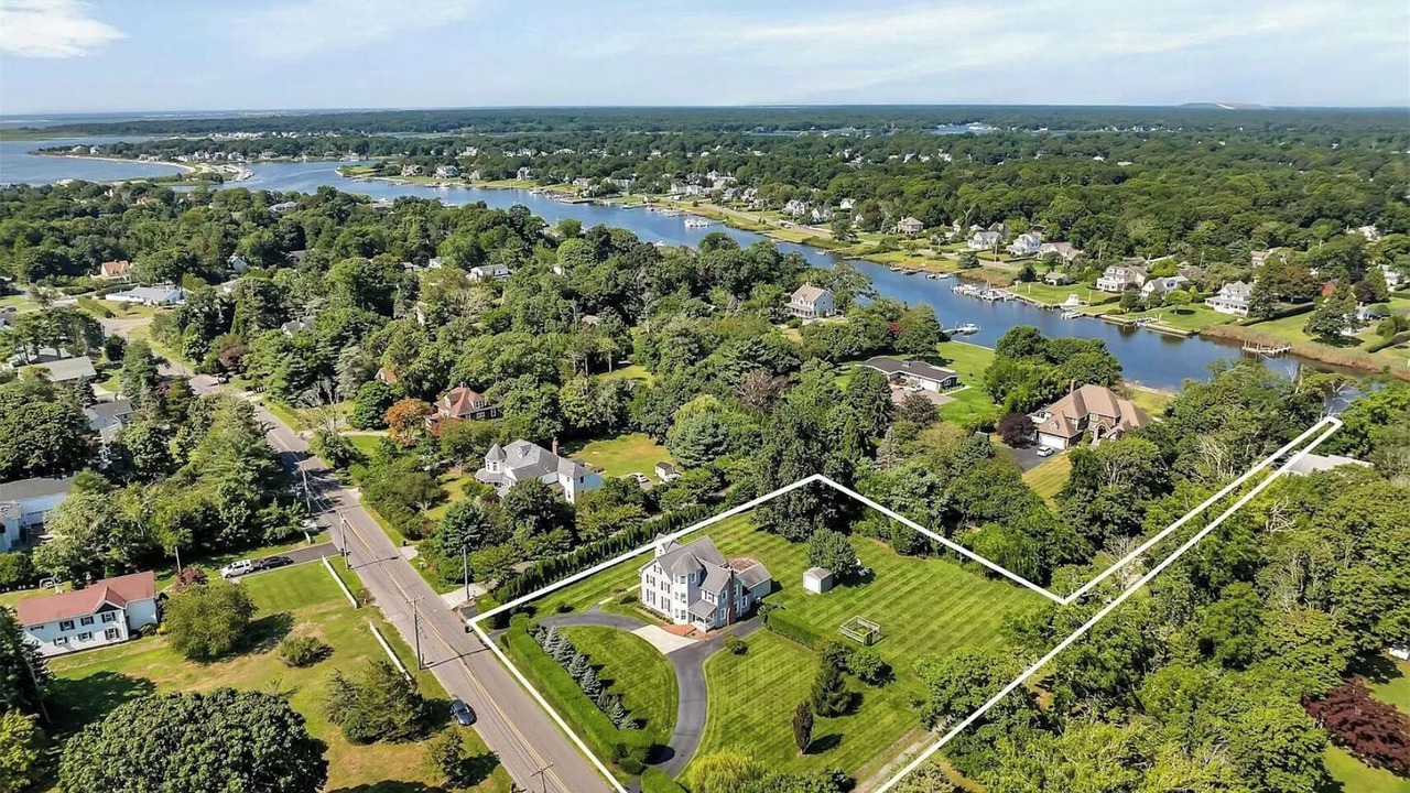 Photo of Outdoor in Center Moriches