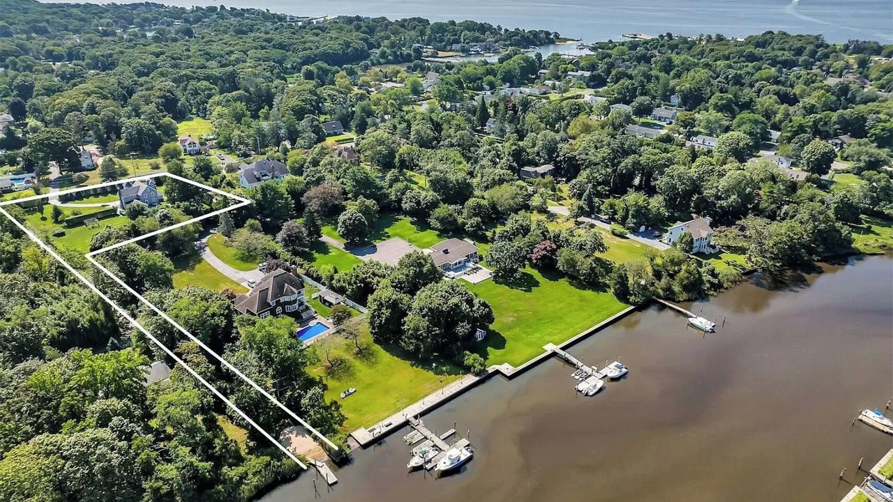 Photo of Outdoor in Center Moriches