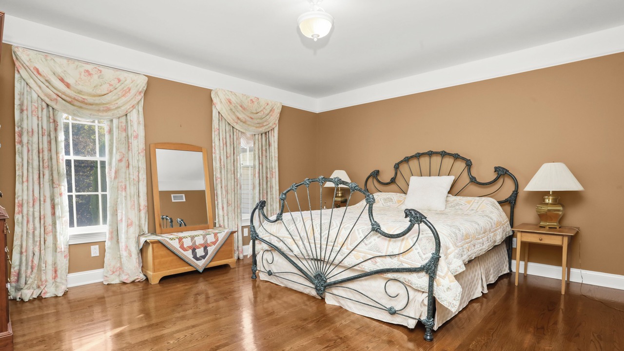 Photo of Bedroom in Purchase