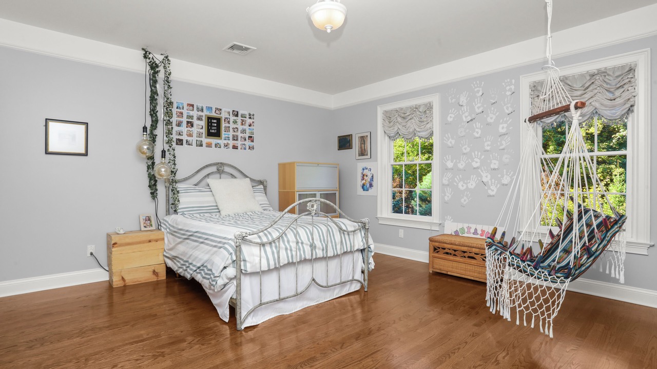 Photo of Bedroom in Purchase