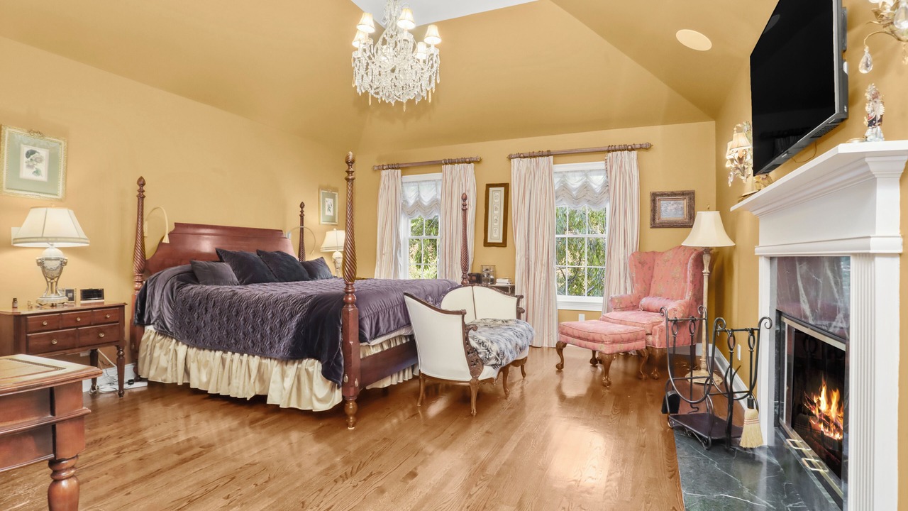 Photo of Bedroom in Purchase