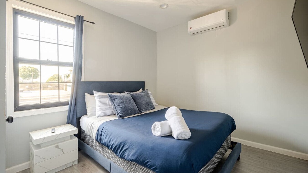 Photo of Bedroom in Black Rock Historic District
