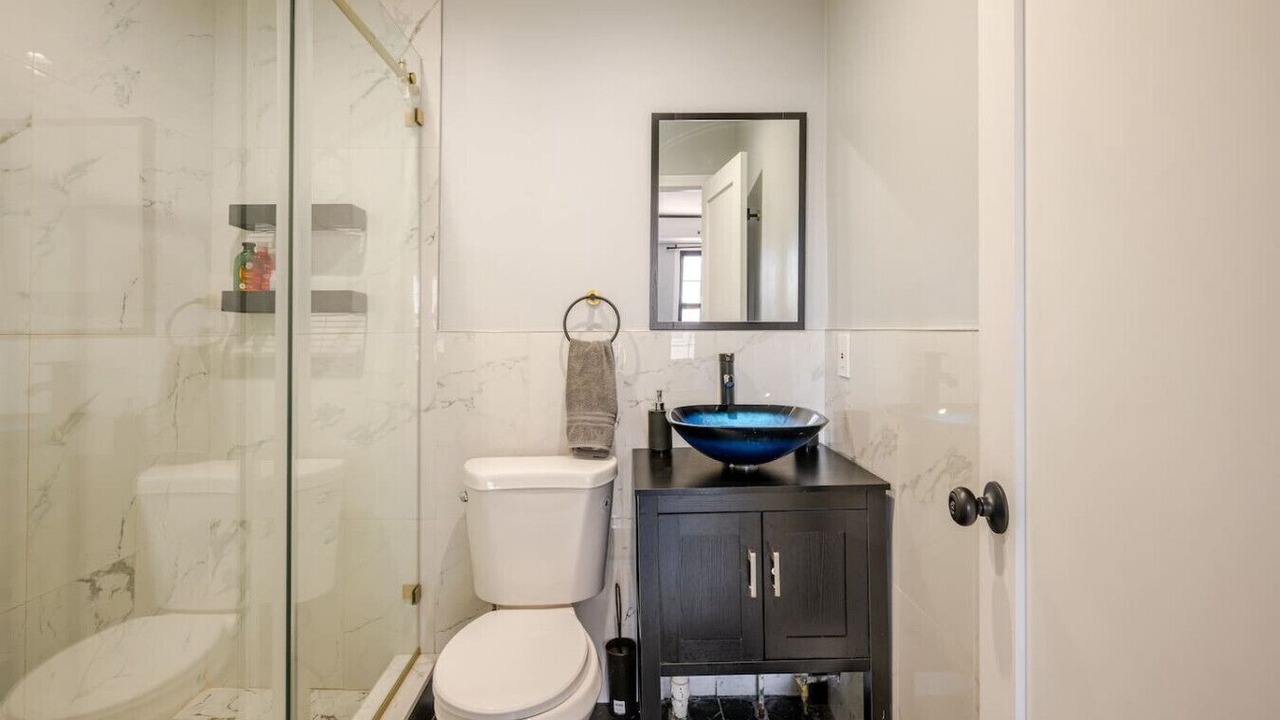 Photo of Bathroom in Black Rock Historic District