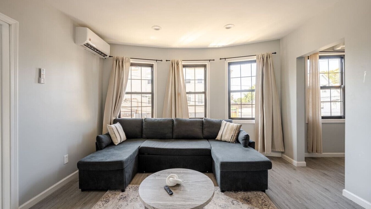 Photo of Livingroom in Black Rock Historic District