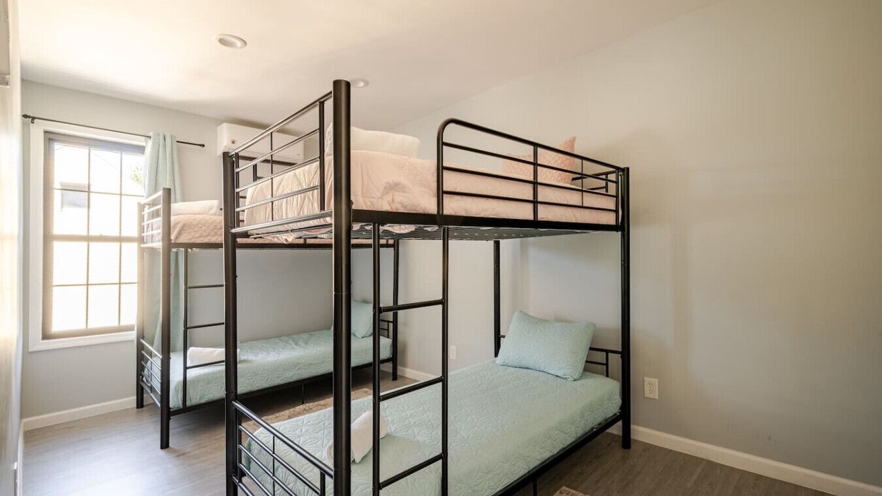 Photo of Bedroom in Black Rock Historic District