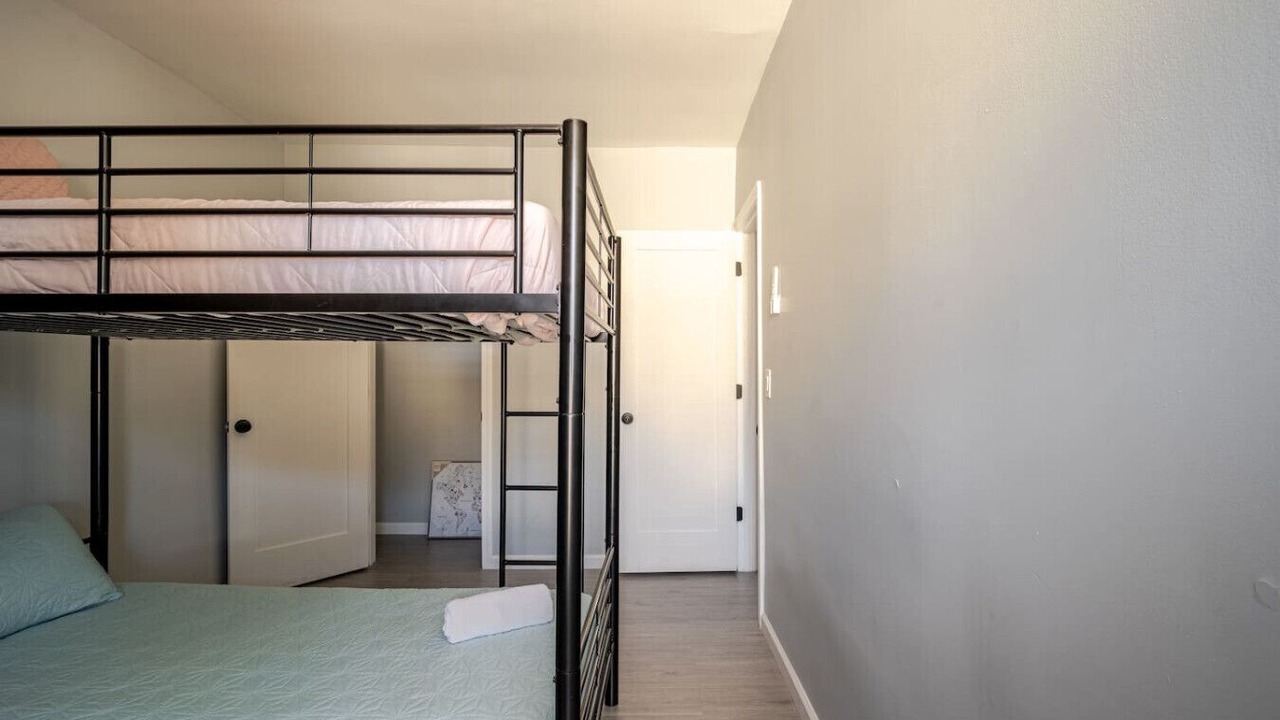 Photo of Bedroom in Black Rock Historic District