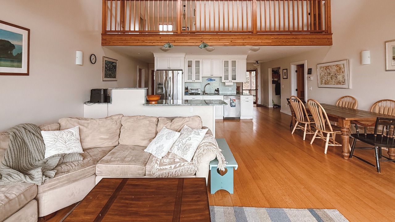 Photo of Livingroom in West Tisbury