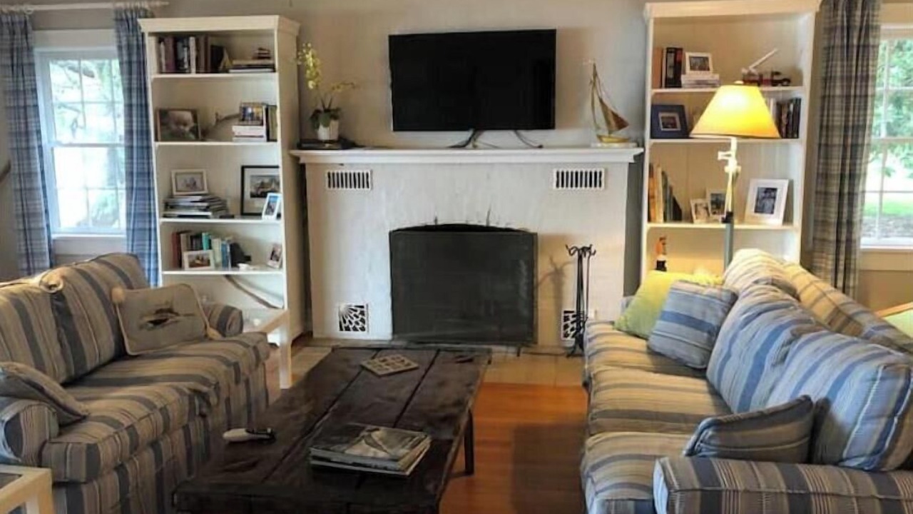 Photo of Livingroom in Cobbs Creek