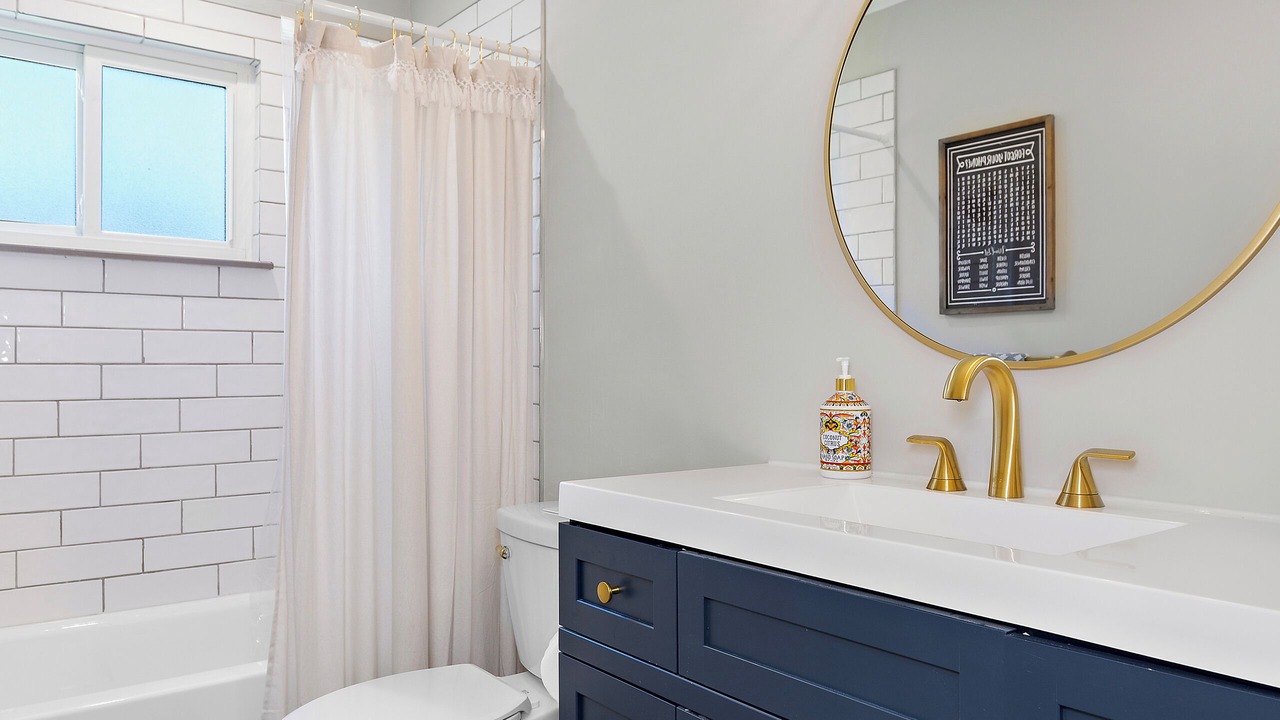 Photo of Bathroom in Fox Hill - Grandview