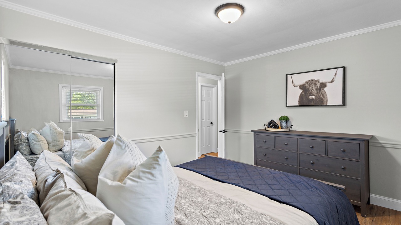 Photo of Bedroom in Fox Hill - Grandview