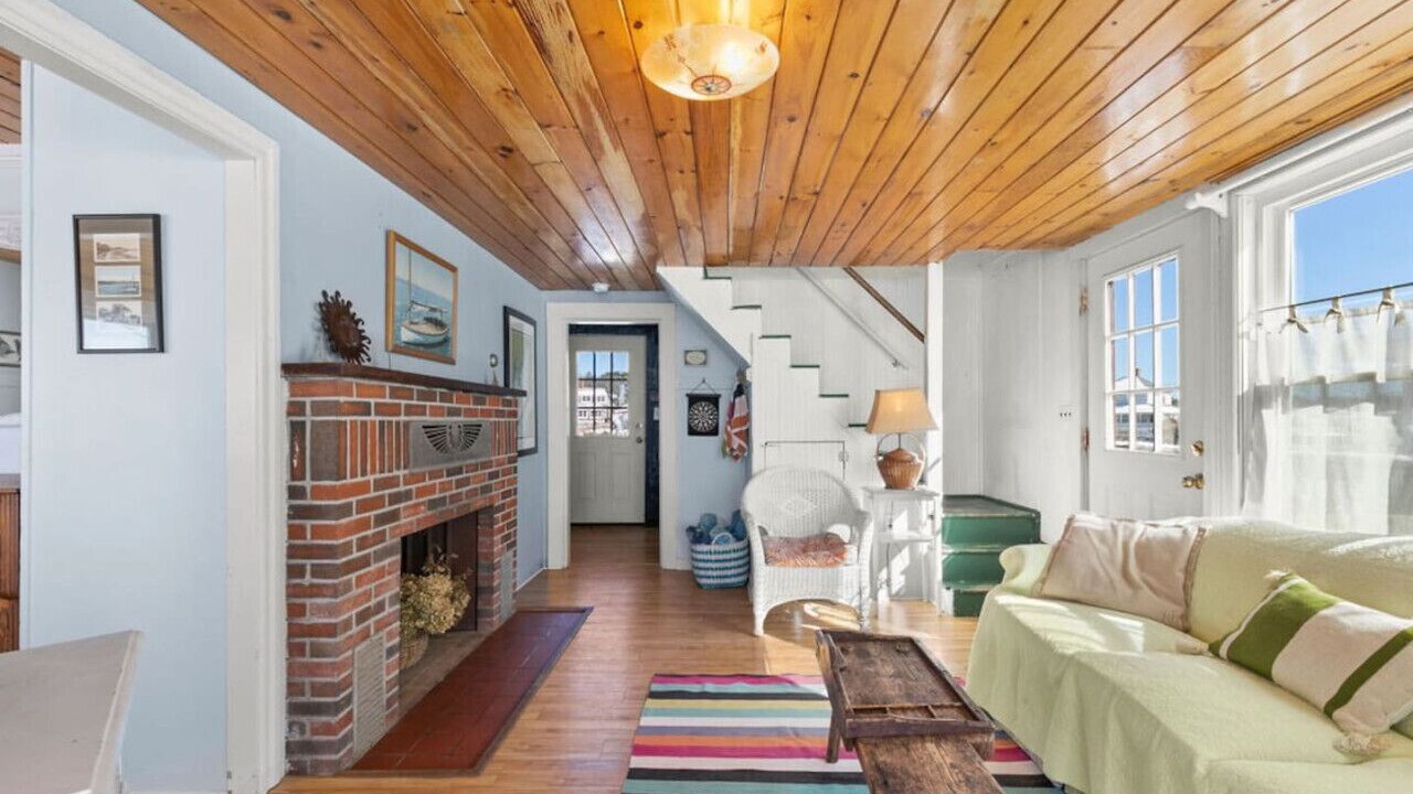 Photo of Livingroom in Silver Beach